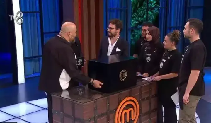 Masterchef’te Eleme Heyecanı: Bir Yarışmacı Daha Veda Etti Eleme Potasında