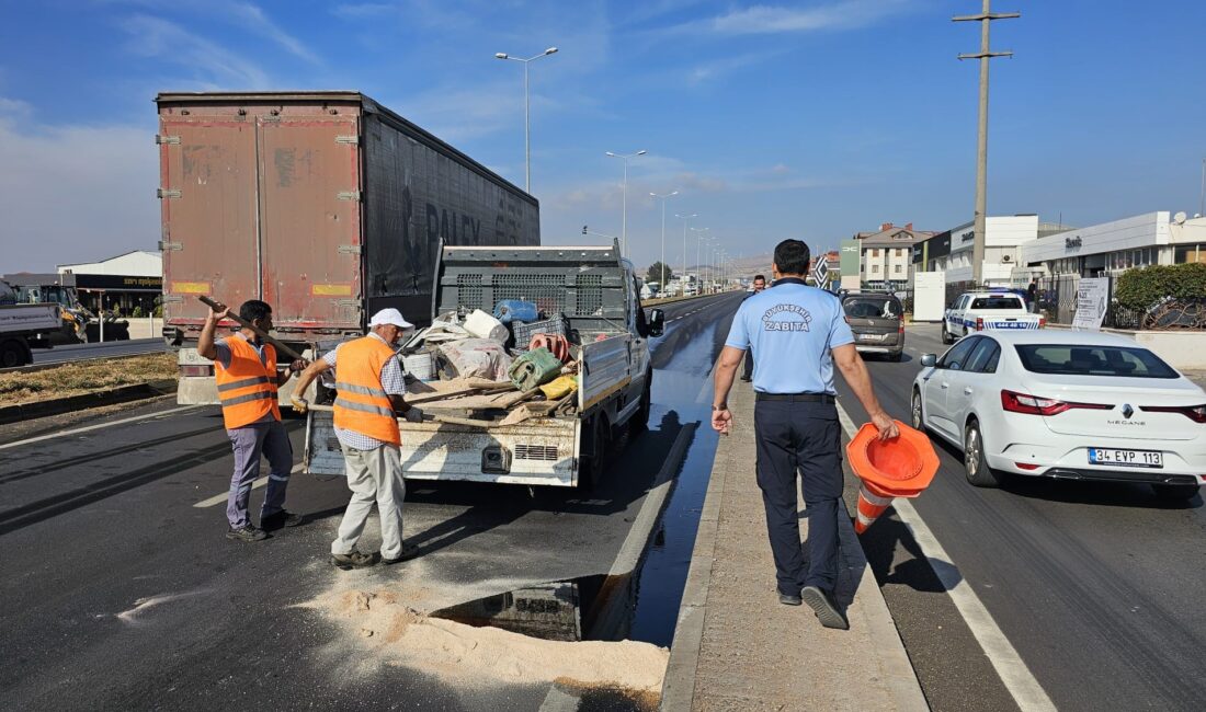 Tır Kazası Sonrası Yola Mazot Döküldü Bandırma’da Tır Kazası Balıkesir’in