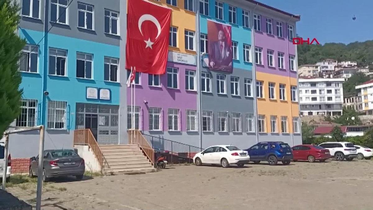 1727319929 Ogretmenin Hakim Karsisindaki Cocugu Ezen Davasi 7 Yasindaki Cocuk Magdur