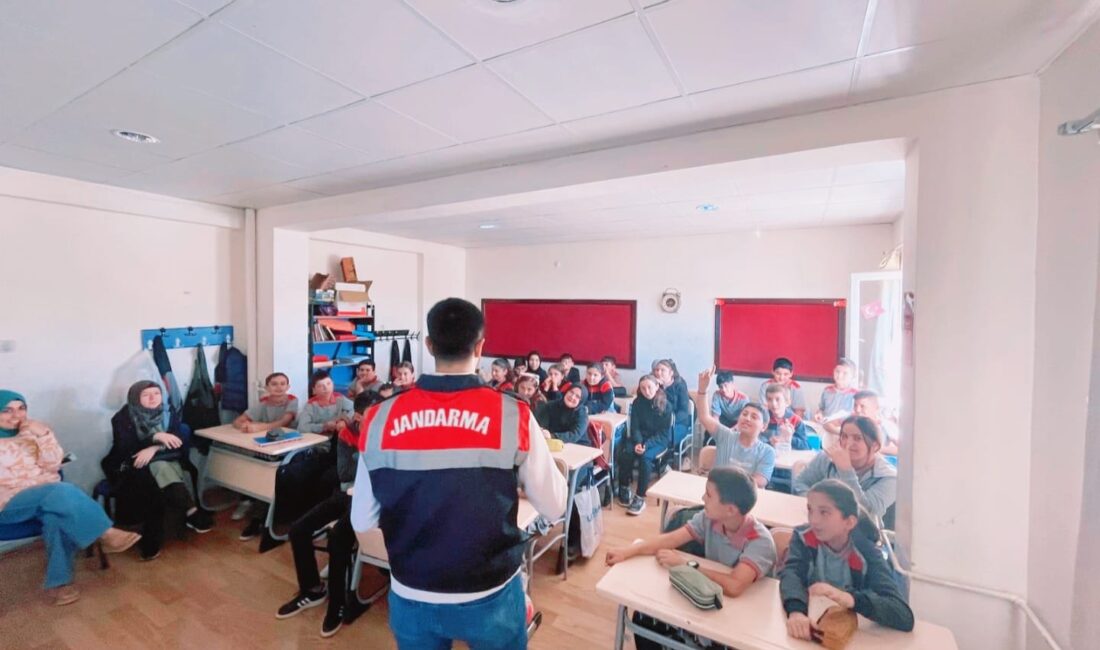Kastamonu İl Jandarma Komutanlığı, Mescit Köyü İlköğretim Okulunda Siber Suçlarla