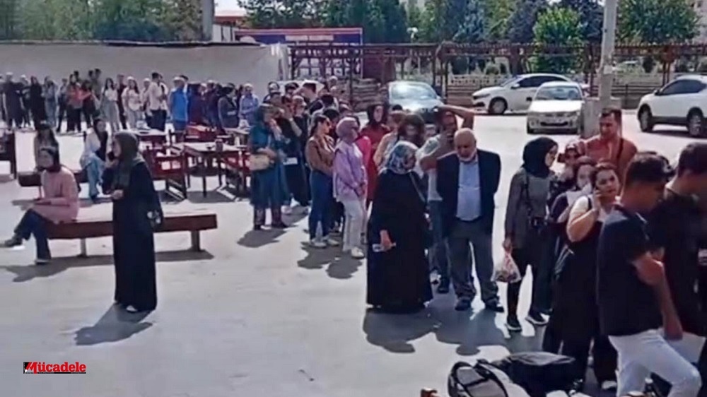 Diyarbakır’da Yeni Açılan Üniversite Öğrencileri Ulaşım Sorununu Keşfetti Öğrenciler, Ulaşımda