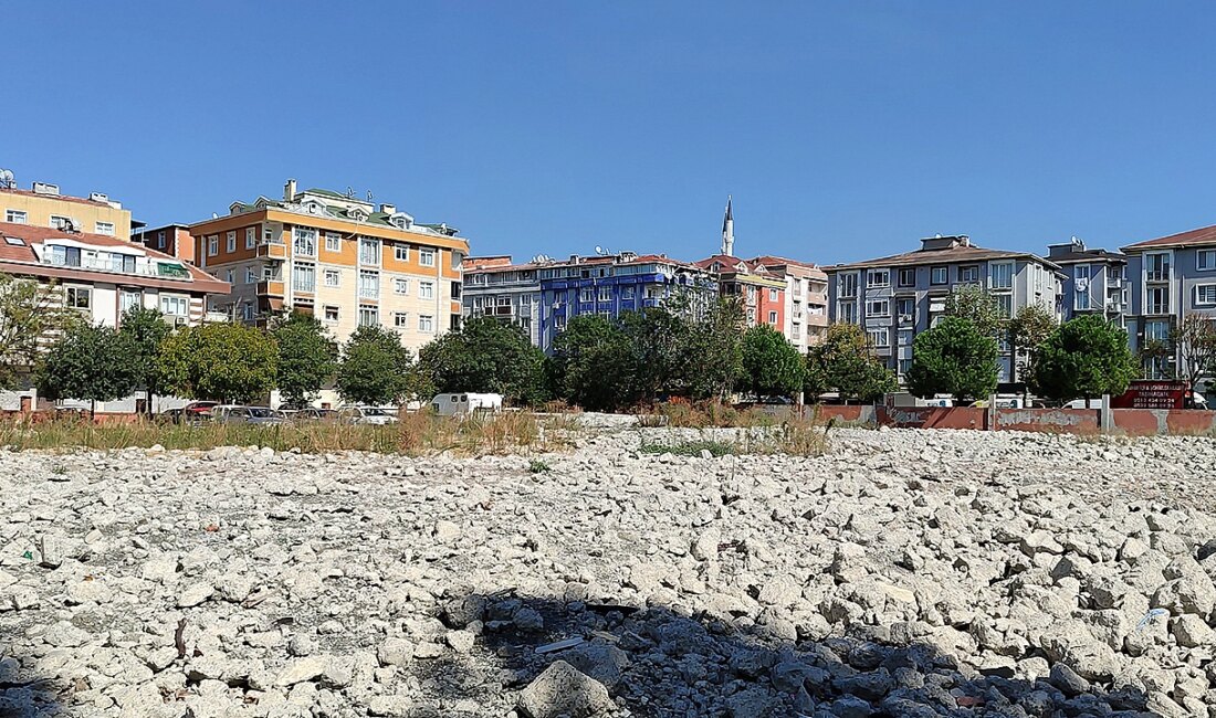 Bahçelievler’de Yıkılan İlkokul Öğrencileri Mağdur DurumdaHaberin BaşlıklarıBahçelievler’de Yıkılan İlkokul Öğrencileri