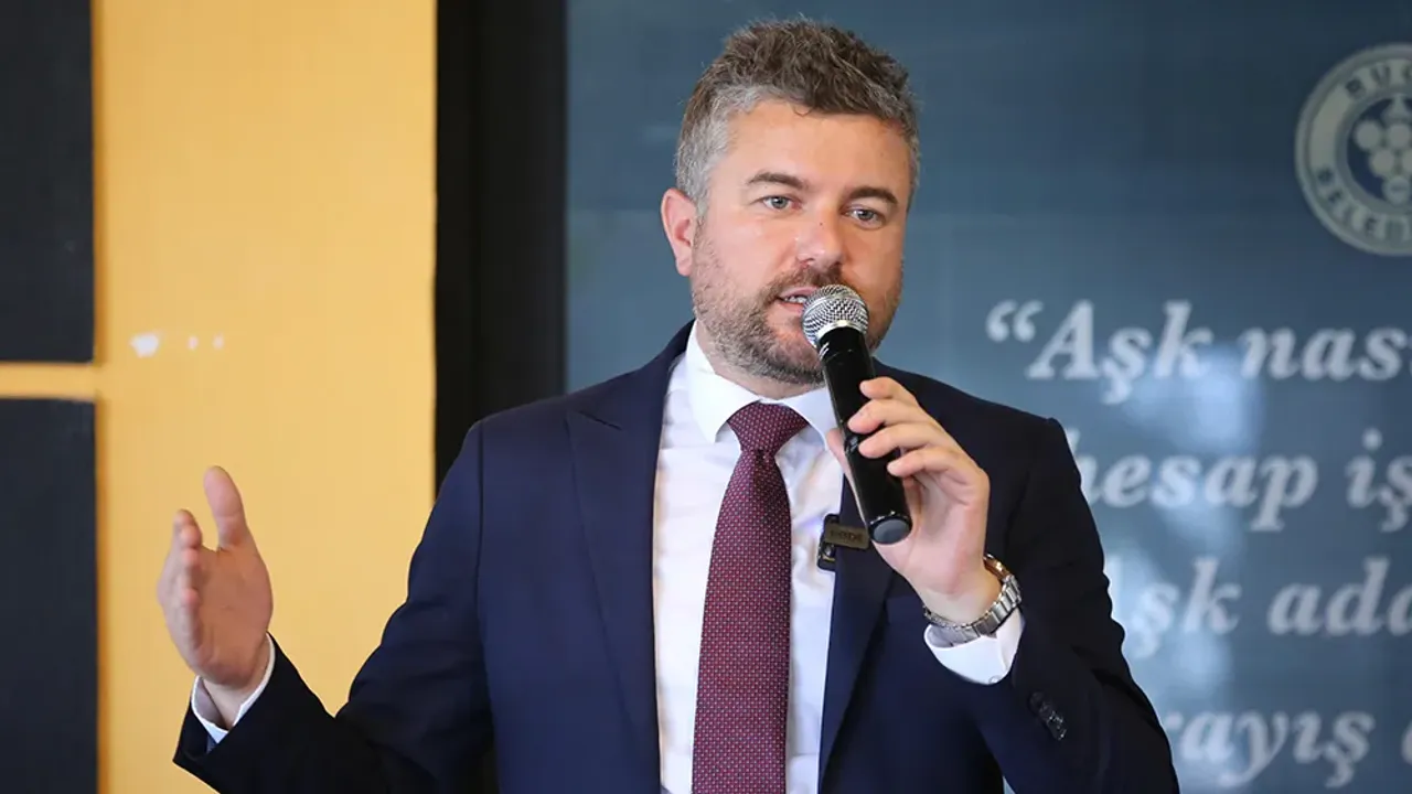 Buca Belediyesi, Okullardaki Temizlik Çalışmalarına Müdahale Edildi Talimatla Temizlik Ekipleri