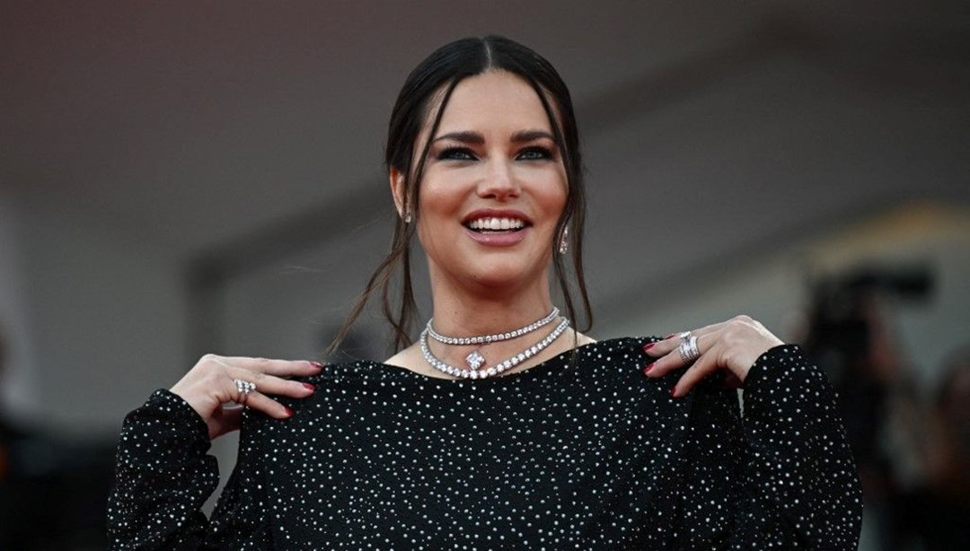 Adriana Lima, 43 Yaşında Üçüncü Çocuğuna Hamile Oldu Adriana Lima’nın