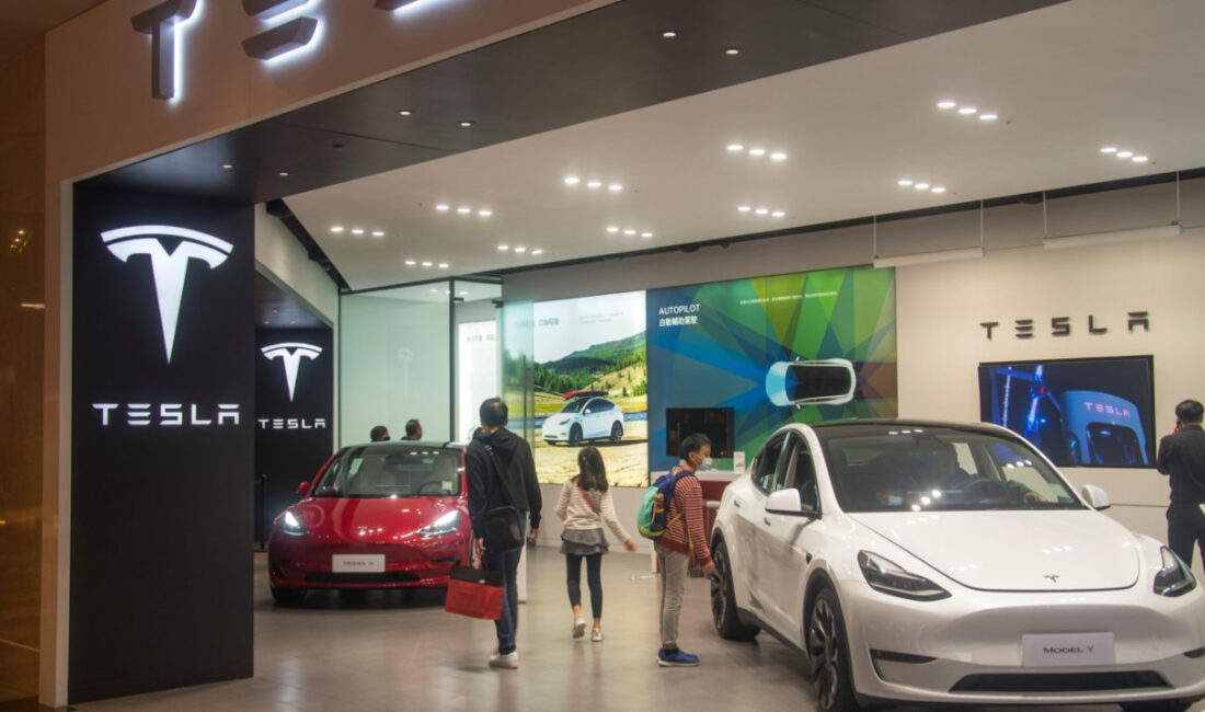 Tesla’nın Almanya’daki Fabrikasında İşçi Hastalık İzni Kontrolleri Tartışma Yarattı Tesla’nın