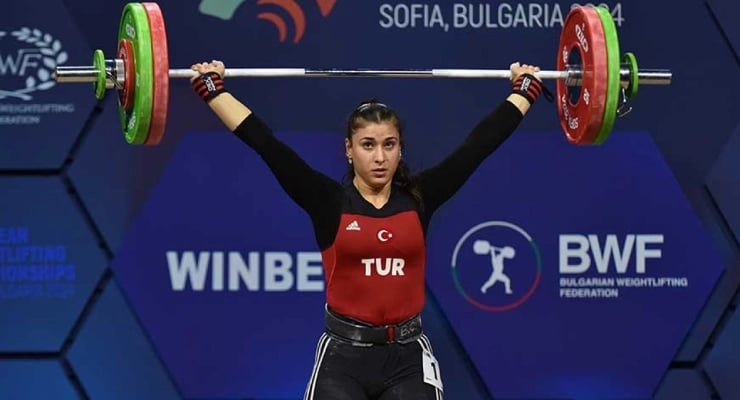 Milli halterci Büşra Çan, Gençler Dünya Şampiyonası’nda 2 gümüş ve