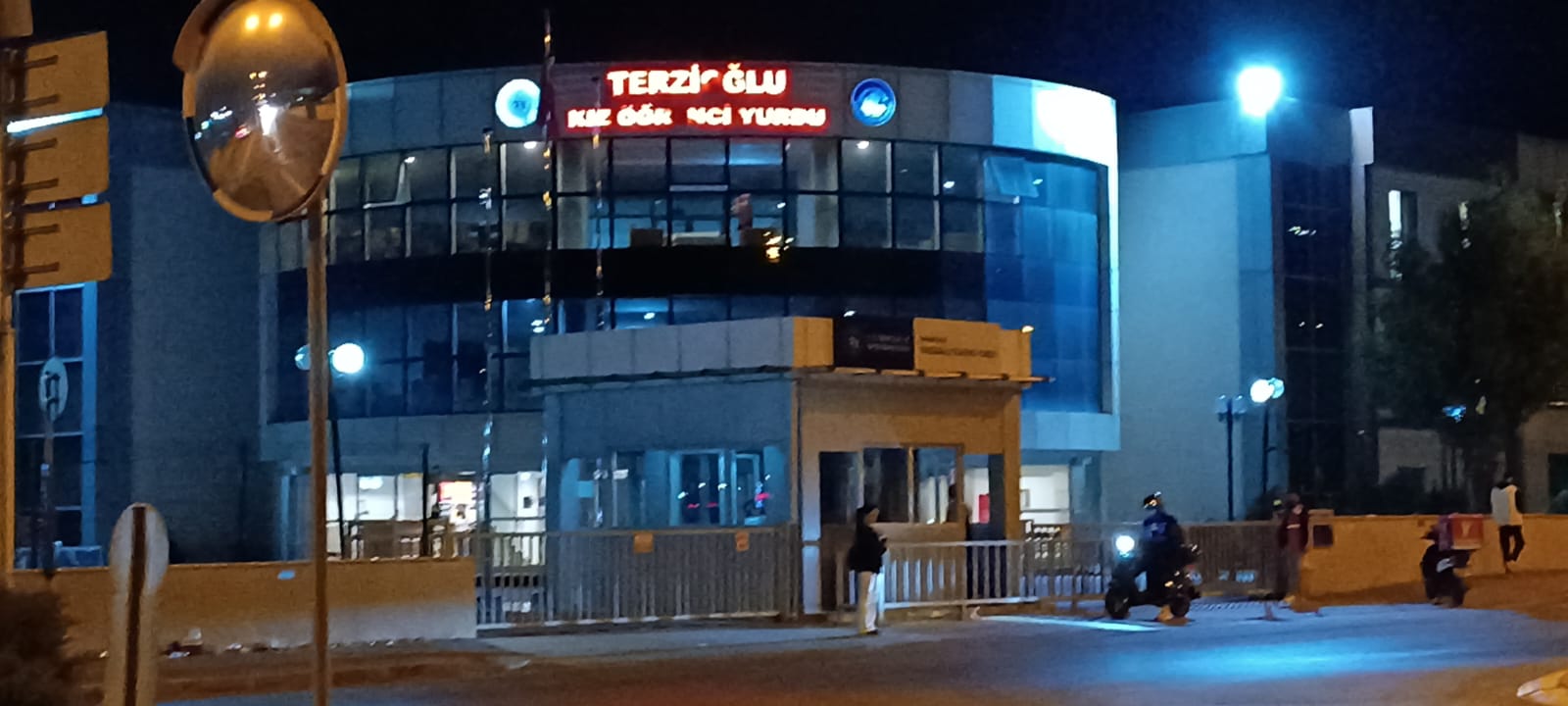 Canakkaledeki 31 Ogrenci Zehirlendi Olayla Ilgili Sorusturma Baslatildi Canakkale