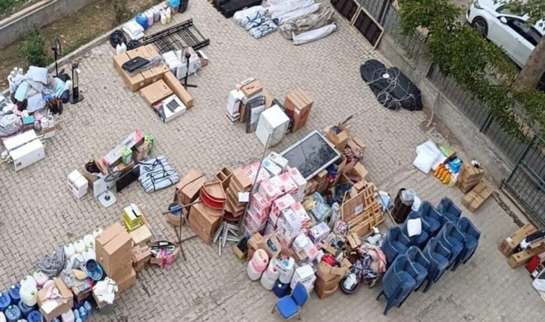 Depremzedelere Yardım Malzemeleri Satılmış! Öğretmen de TutuklandıHaberin BaşlıklarıDepremzedelere Yardım Malzemeleri