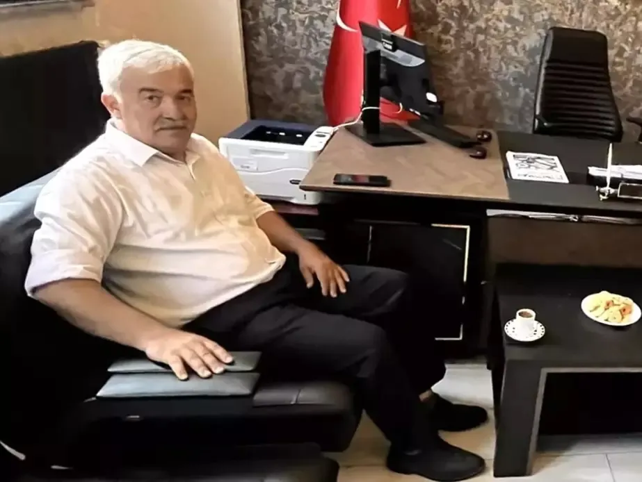 Egitim Camiasinin Basi Buyuk Bir Kayip Oldu Okul Mudurunun Ardindan.webp