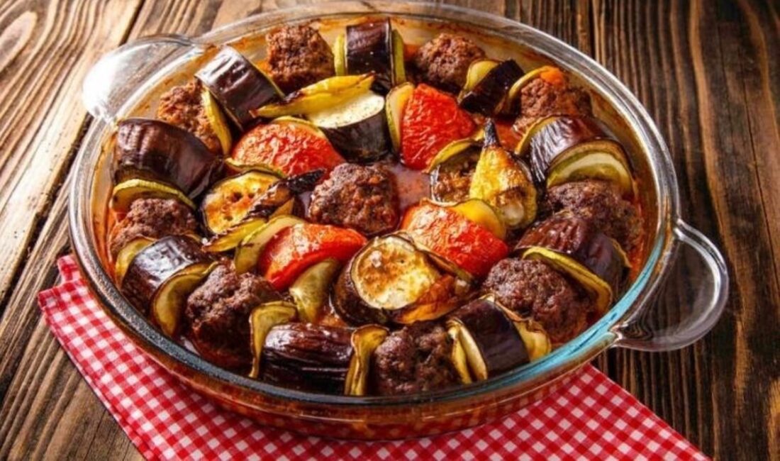 Fırında Patlıcan Kebabı TarifiHaberin BaşlıklarıFırında Patlıcan Kebabı TarifiMalzemeler:Yapılışı: Malzemeler: 500