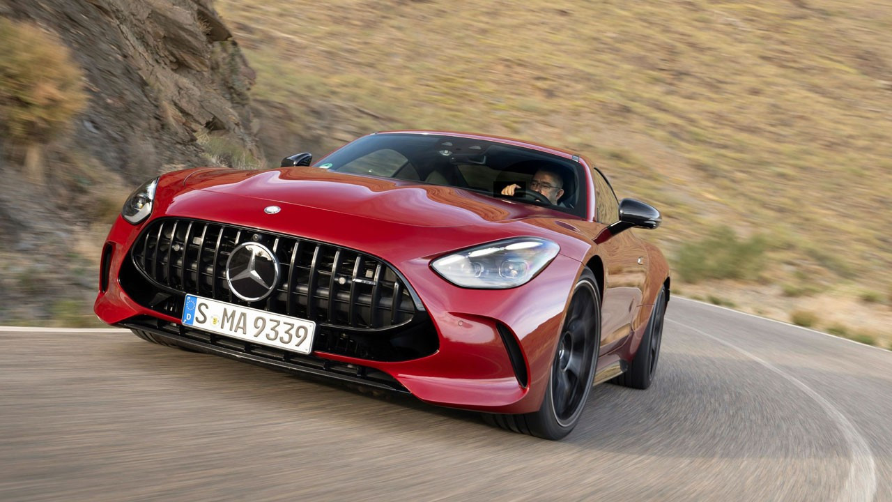 Mercedes Benz Hisseleri Gelir Beklentileriyle Birlikte Dusuyor