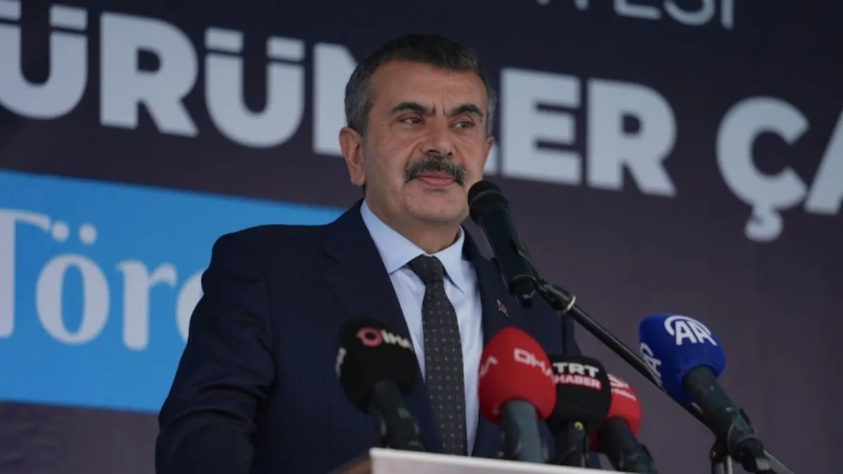 Milli Egitim Bakani Yusuf Tekin Yeni Temizlik Personeli Alimi icin