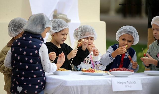 Kırklareli’de Minik Şefler Mutfakta Yeteneklerini SergilediHaberin BaşlıklarıKırklareli’de Minik Şefler Mutfakta