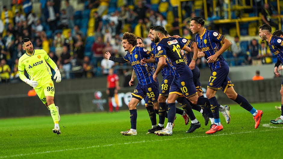 Trendyol 1. Lig 6. Hafta Maçında MKE Ankaragücü ve Sakaryaspor
