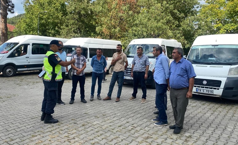 Okul Servisleri Denetlendi | Karabük Gündem Okul Servisleri Denetimi