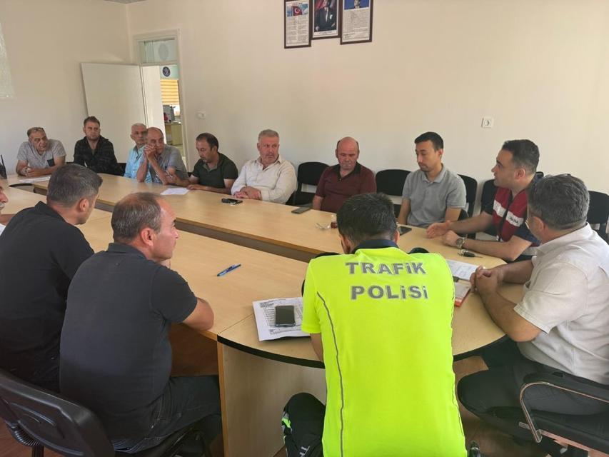 Öğrenci Taşımacılığı Servis Araçlarına Yönelik Denetim ve Seminerler DüzenlendiHaberin BaşlıklarıÖğrenci