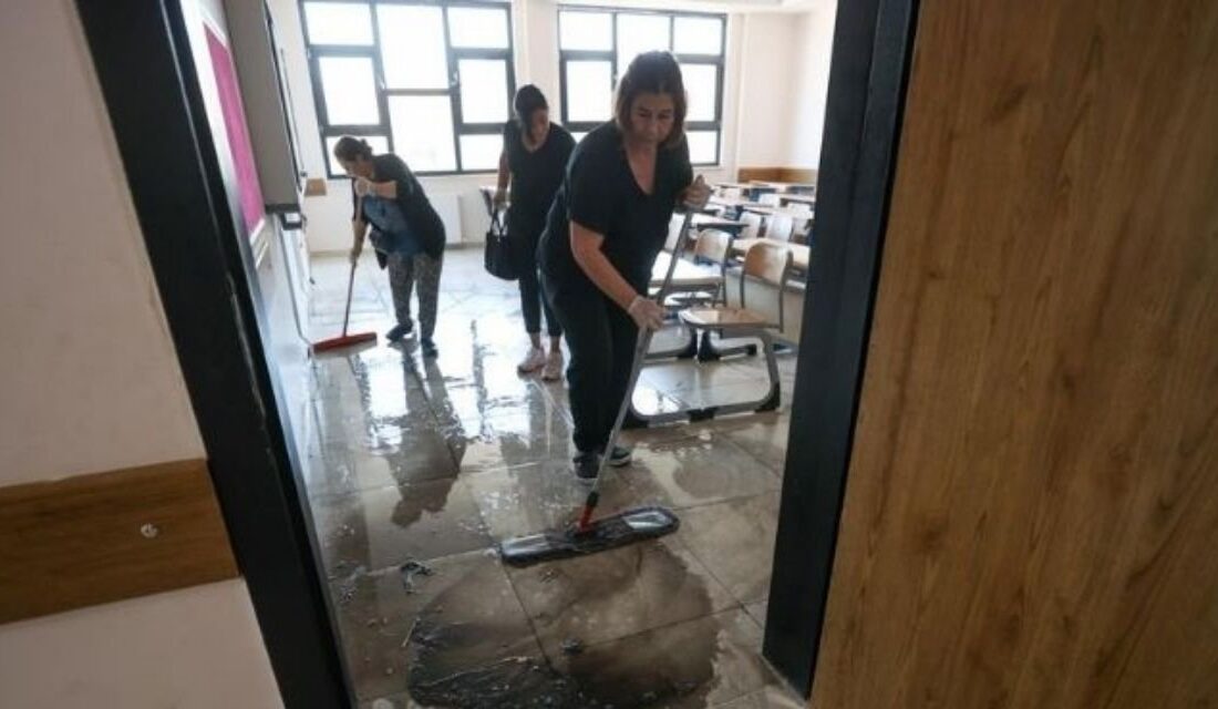 Buca ve Bornova Belediyeleri Okullarda Temizlik Yapamıyor!Haberin BaşlıklarıBuca ve Bornova