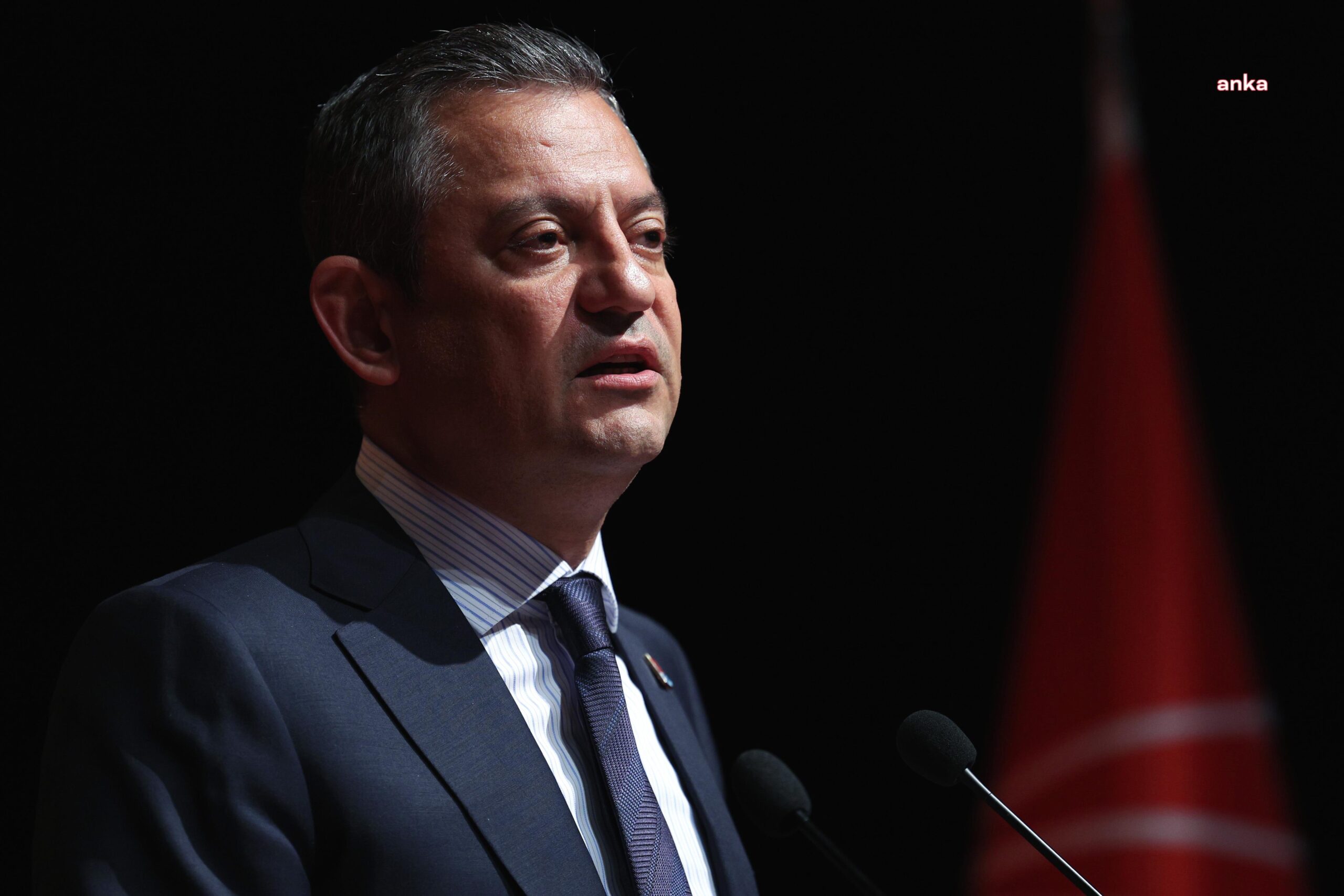 Ruhi Su Anisina CHP Lideri Ozelden Saygi ve Minnet Ifade scaled