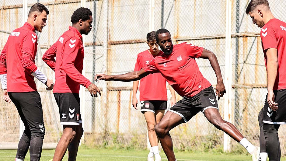 Sivasspor, Göztepe Maçı Hazırlıklarına Devam EdiyorHaberin BaşlıklarıSivasspor, Göztepe Maçı Hazırlıklarına