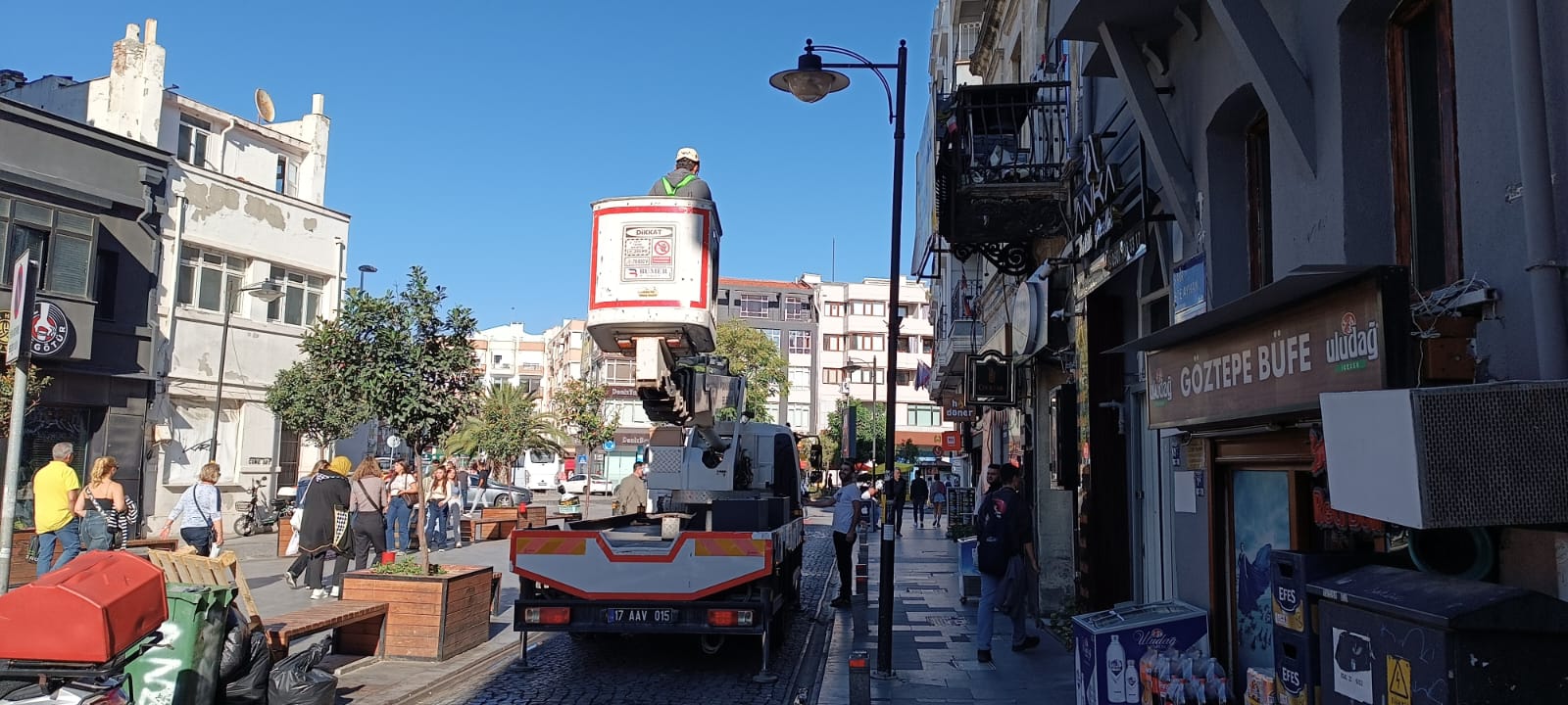 Çanakkale Belediyesi Aydınlatma Direklerindeki Arızaları Giderdi Ekipler Hızlı Müdahalede Bulundu