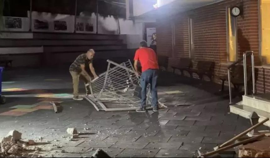 İzmir Narlıdere’de Okul Bahçesinde Kaza: 6 Yaşındaki Çocuk ve Veliler