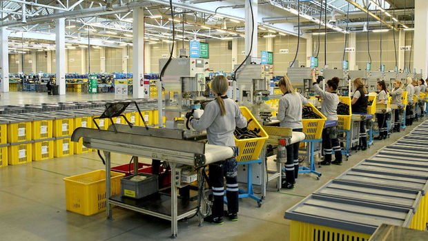 Türkiye İmalat Sektöründe Daralma Devam EdiyorHaberin BaşlıklarıTürkiye İmalat Sektöründe Daralma
