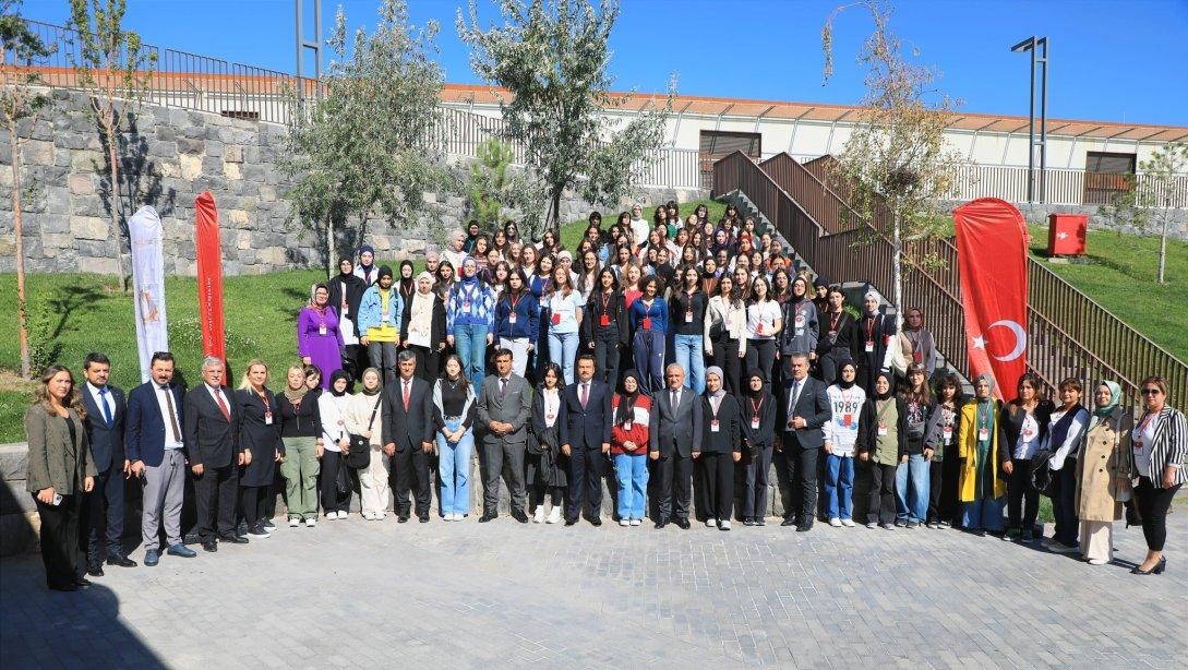 Bitlis’te “Maziden Atiye Ahlat” Öğrenci Programı BaşladıHaberin BaşlıklarıBitlis’te “Maziden Atiye
