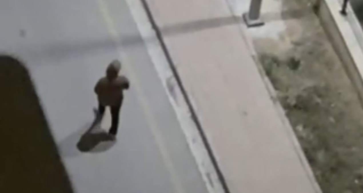 1728306373 Kiz Yurdunda Telleri Kesip Gizlice Iceri Giren Erkek Alarmi
