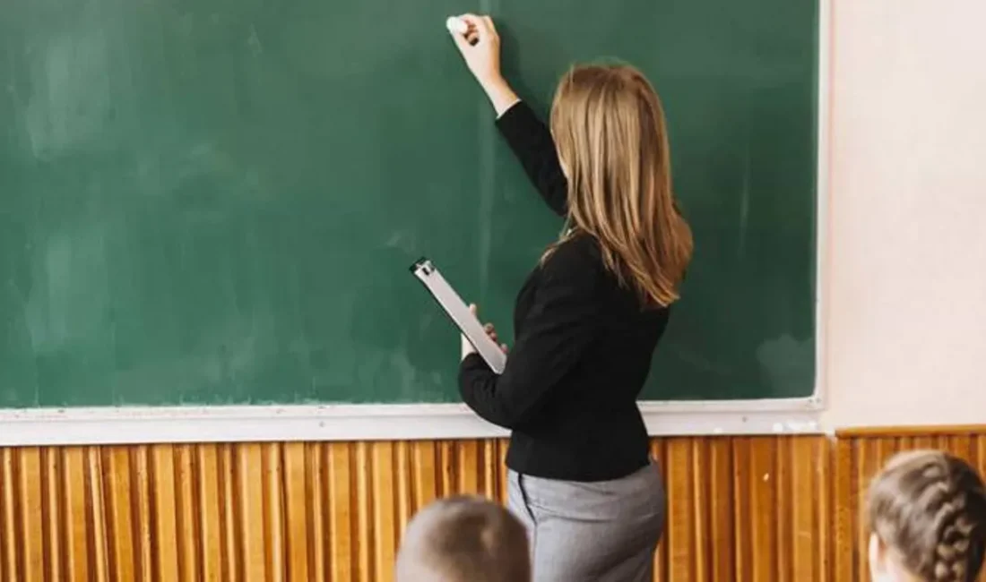 Milletvekilleri tarafından yeni Öğretmenlik Meslek Kanunu için tazminat teklifi sunuldu
