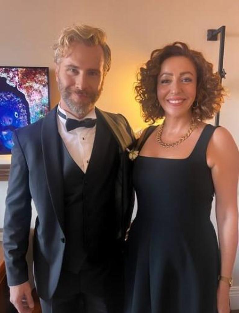 Özgün Çevik ve Hatice Kartoğlu 4 Yıllık Aşkın Ardından Mutlu Sona Eriştiler 4 yıllık aşkta mutlu son... Özgür Çevik ile Hatice Kartoğlu evlendi