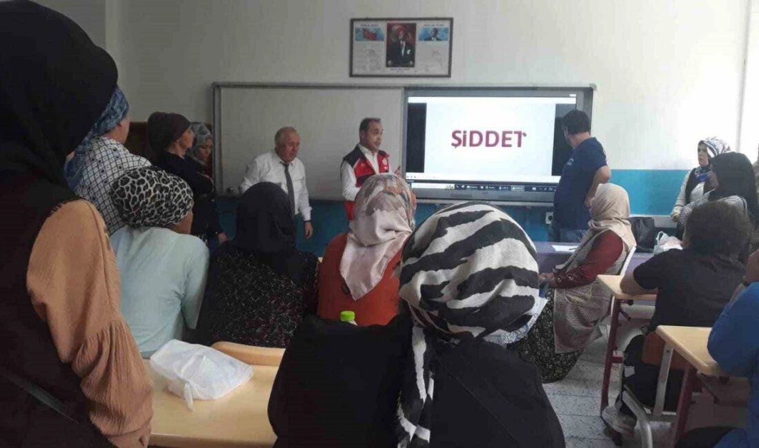 Öğrenci Velilerine Yönelik Bilgilendirme Eğitimi DüzenlendiHaberin BaşlıklarıÖğrenci Velilerine Yönelik Bilgilendirme