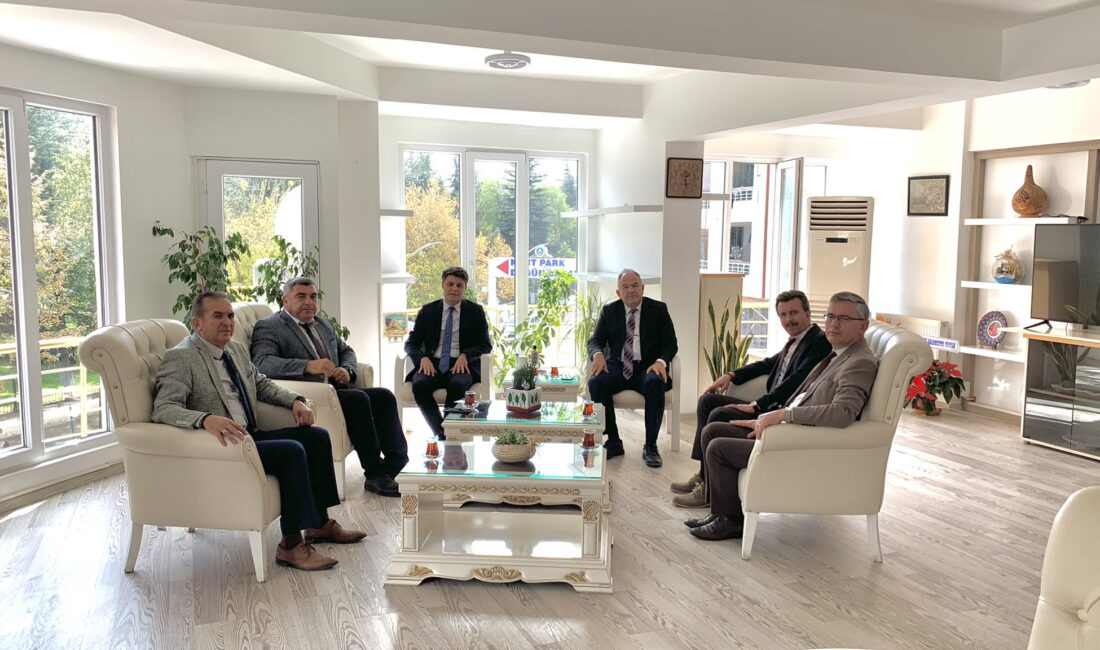Eğitimde Önemli Ziyaret: İlçe Kaymakamı ve Eğitim Müdürleri Bir Araya