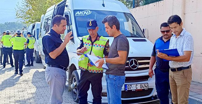 Kemer Kaymakamlığı Okul Servislerine Yönelik Denetimler Aralıksız Devam Ediyor Kemer