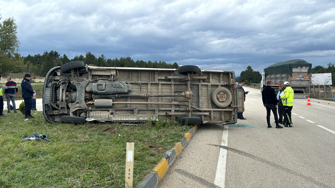Kastamonu’da Okul Servisi ile Tır Çarpıştı: 13 Kişi Yaralandı Kaza