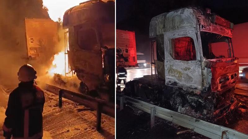 Yangın, Mersin Tarsus’ta TIR’ı Alev Alev Yakıyor! Akşam Saatlerinde Tarsus’ta