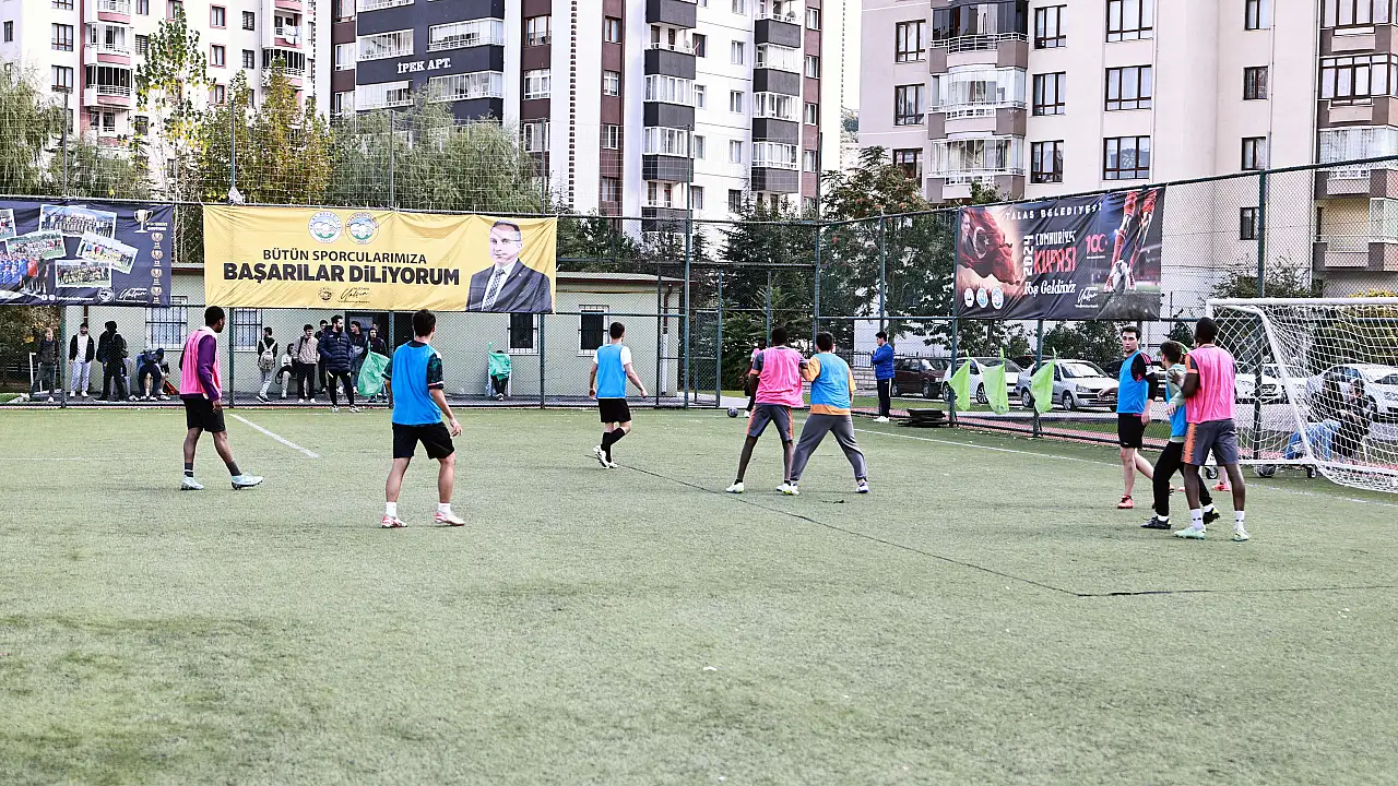 1729275403 Fakulteler Arasi Futbol Turnuvasi Heyecani Basladi