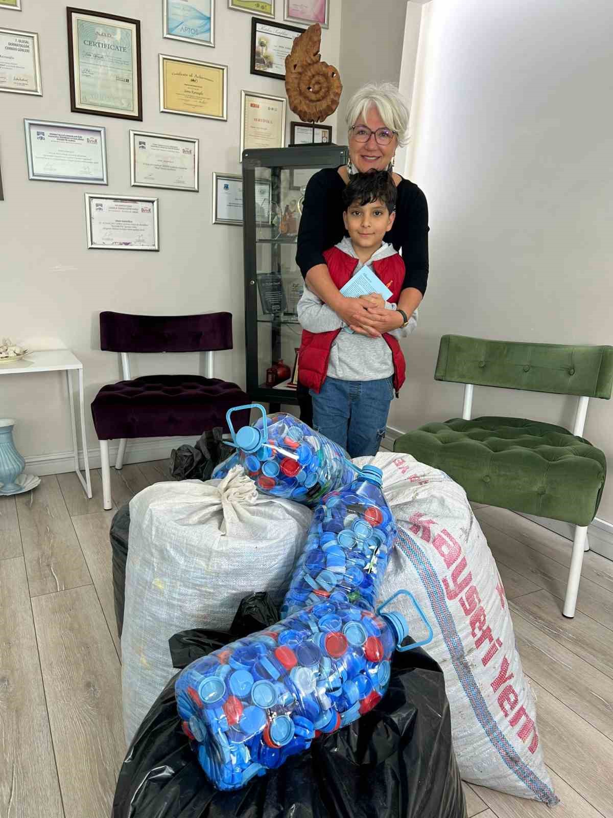1729386040 7 Yasindaki Ogrenci Engelliler icin Kapak Topladi Vitrin Haberinden