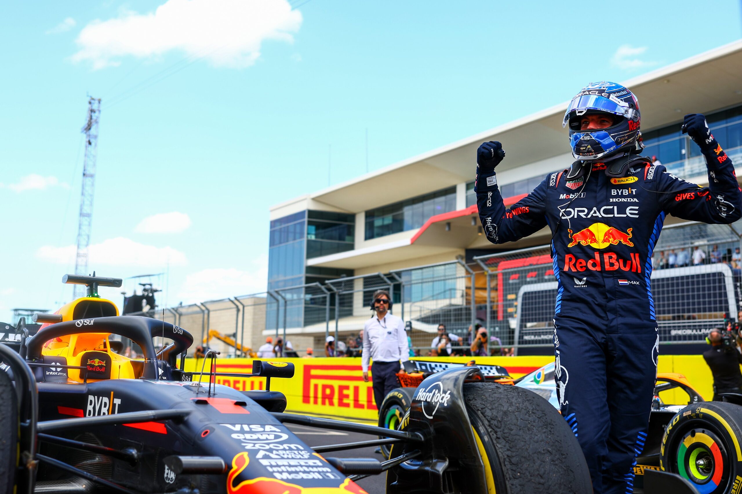 1729404530 Max Verstappen 118 Gun Sonra Zaferiyle Geri Dondu
