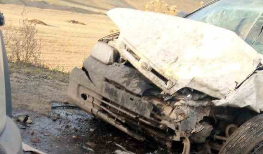 Erzurum’da Servis Aracı ile Kamyonet Çarpıştı: 7 Yaralı Erzurum’un Horasan