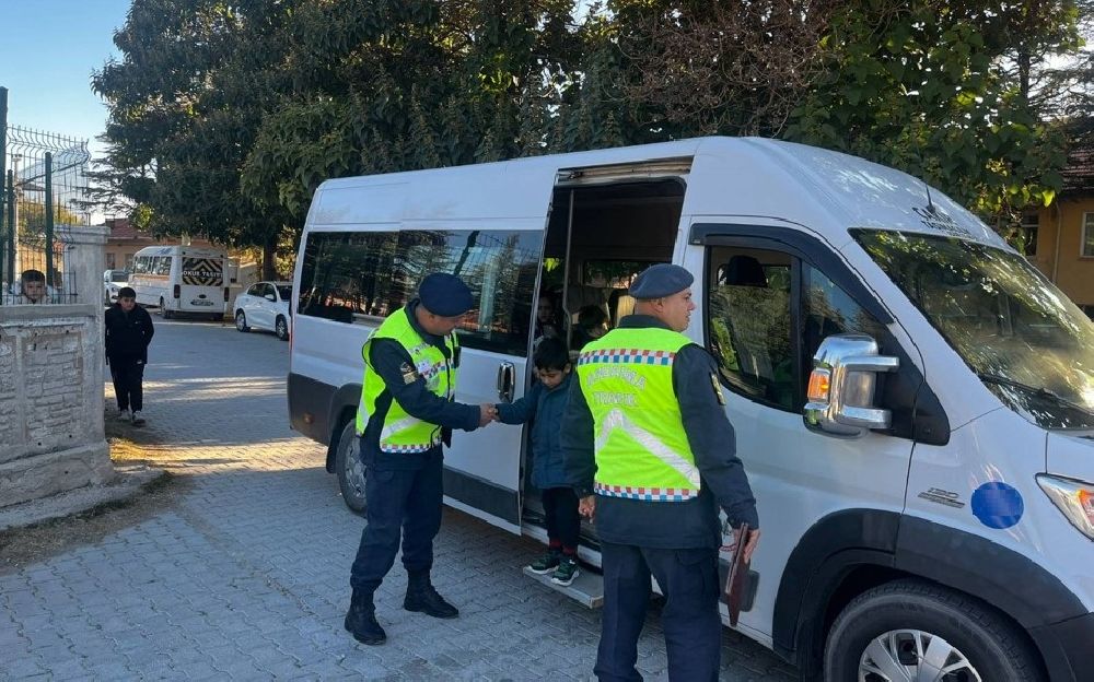 Jandarmadan okul servislerine denetim