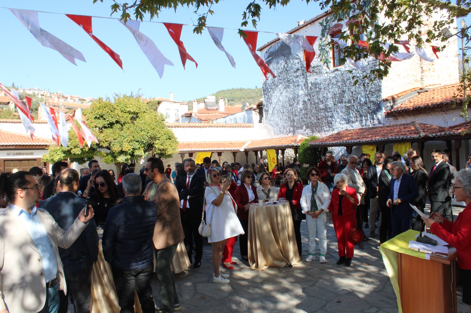 Cumhuriyetin Temel Değerleri Bugün Tehdit Altındadır, Uyarıyor Eğitim-Sen Muğla Başkanı Nilüfer Enginsu 1730146139 746 Cumhuriyetin Temel Degerleri Bugun Tehdit Altindadir Uyariyor Egitim Sen Mugla Baskani
