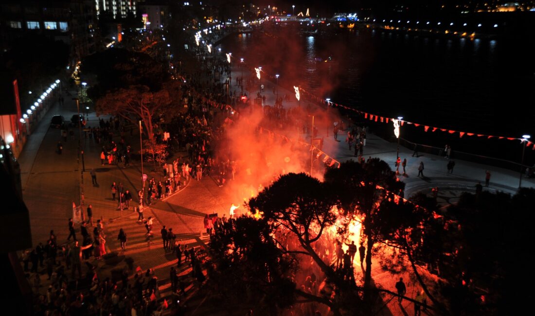 Cumhuriyetimizin 101. Yıl Dönümü Kutlamaları Fener Alayı ile Taçlandı Görkemli