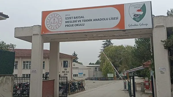 1730253639 574 Fabrika Gibi Okul Ogrenciler Hem Ogreniyor Hem De Para Kazaniyor.jpg&mw=600