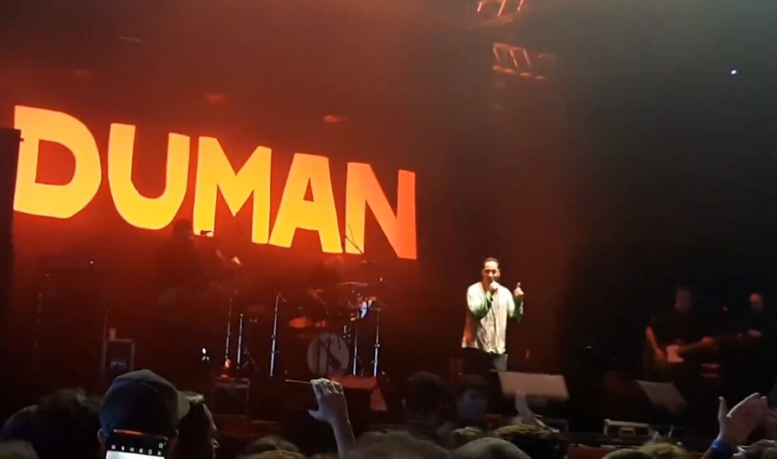 Duman Solisti Kaan Tangöze’nin Cumhuriyet Bayramı KonseriHaberin BaşlıklarıDuman Solisti Kaan