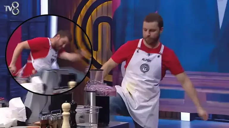 MASTERCHEF TÜRKİYE’DE SİNİR KRİZİ! TEZGAHI TEKMELEDİ!