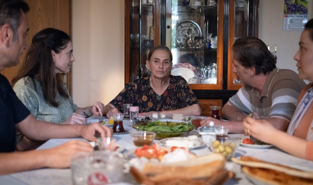 Altın Portakal Film Festivali’nde Ayakta Alkışlanan Bir Kadın! Antalya Altın