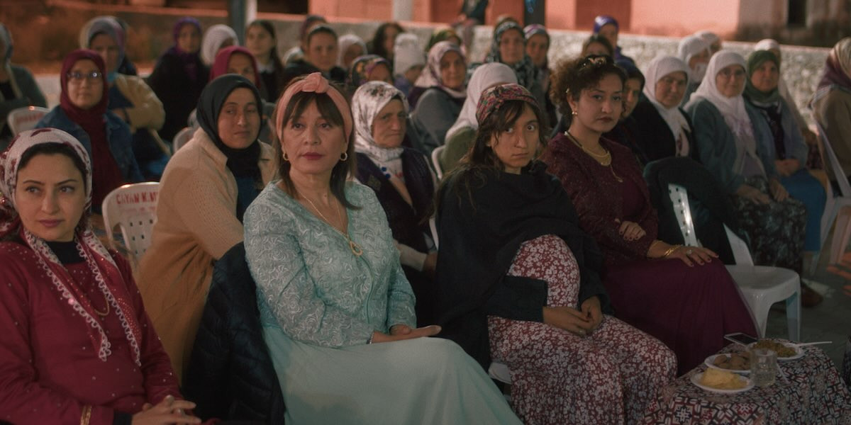 Altin Portakalda Kadin Karakterler Ruzgar Estiriyor