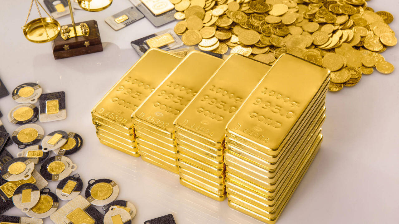 Altin Tarihi Yeni Rekorunu Kirdi 2740 Dolar