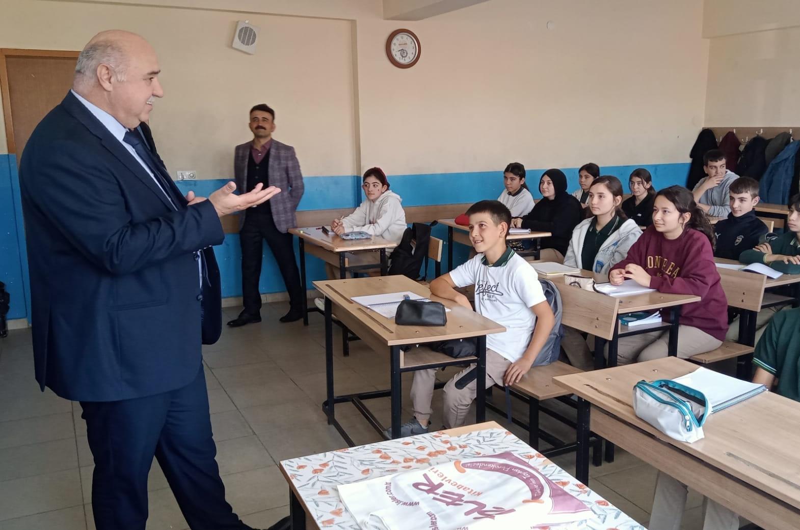 Gümüşhacıköy İlçe Milli Eğitim Müdürü Gültekin, Mehmet Paşa Ortaokulu’nu Ziyaret