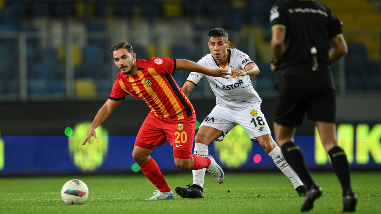 Ankaragucu Taraftari Yeni Malatyaspor Futbolcularina Destek Veriyor